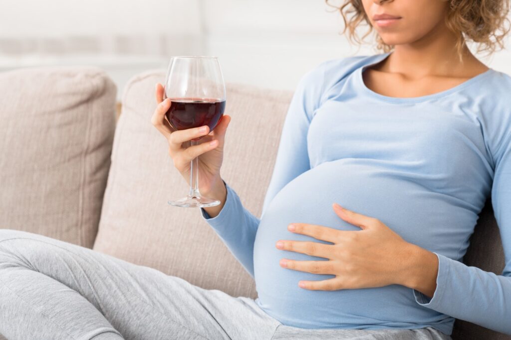 Ciąża a alkohol — konsekwencje picia alkoholu w ciąży